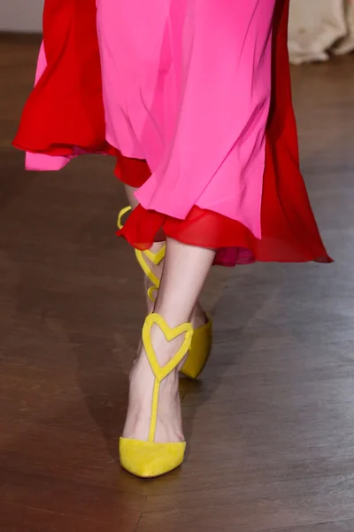 Look 16